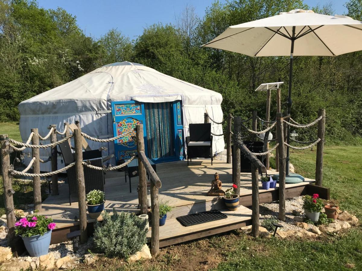 French Fields Luxury Glamping Original Mongolian Yurt Hotel Le-Vieux-Cerier Luaran gambar
