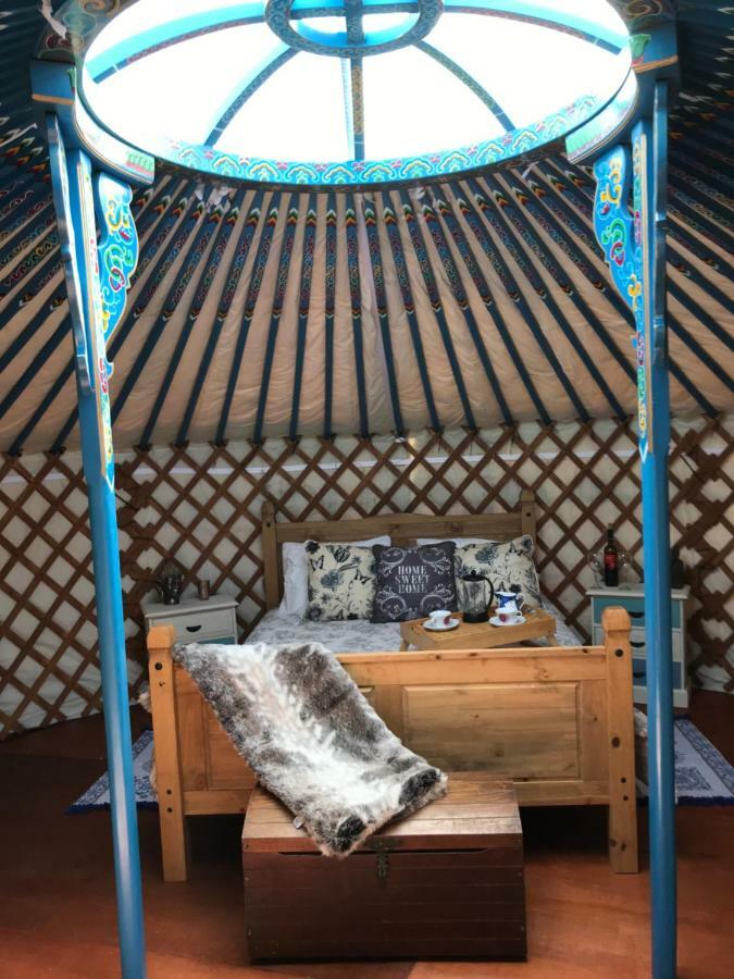 French Fields Luxury Glamping Original Mongolian Yurt Hotel Le-Vieux-Cerier Luaran gambar