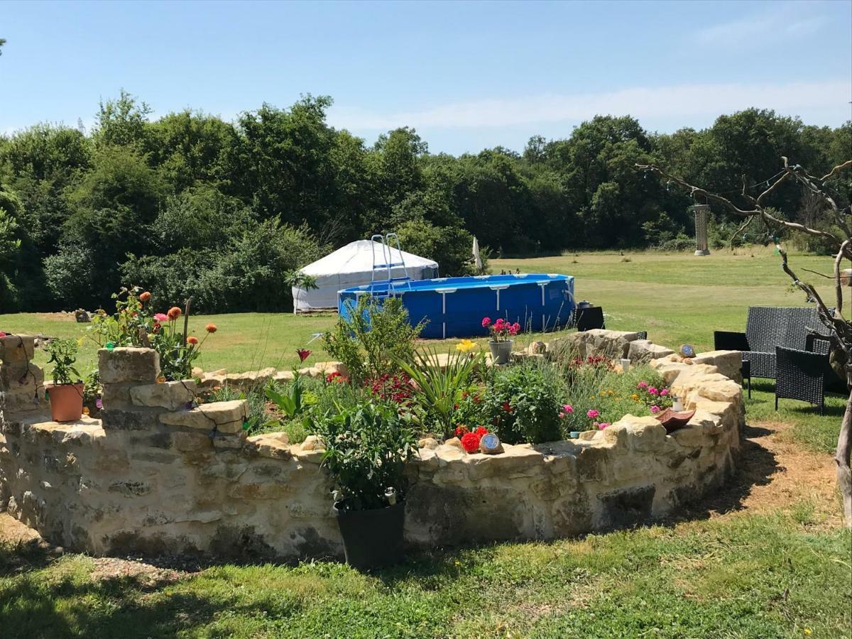 French Fields Luxury Glamping Original Mongolian Yurt Hotel Le-Vieux-Cerier Luaran gambar