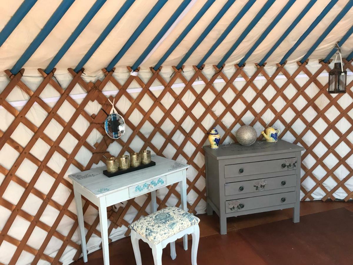French Fields Luxury Glamping Original Mongolian Yurt Hotel Le-Vieux-Cerier Luaran gambar